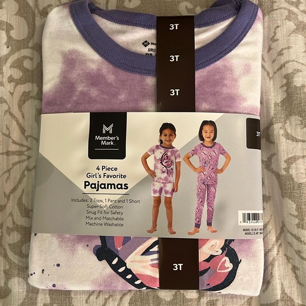 NWT Girl’s 4 pc Member’s Mark Pajamas